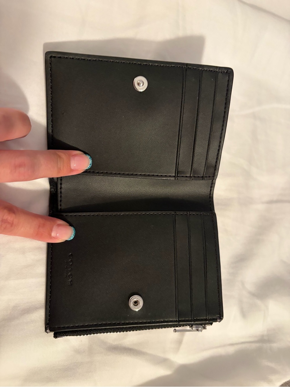 Coach Black Leather Compact Wallet Bifold Zip Coin Pocket Minimalist - Picture 3 of 3